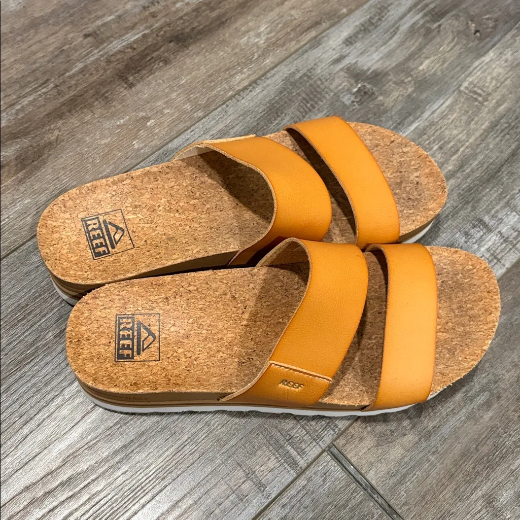 Reef Platform Two Strap Sandals Size 8 - Image 3