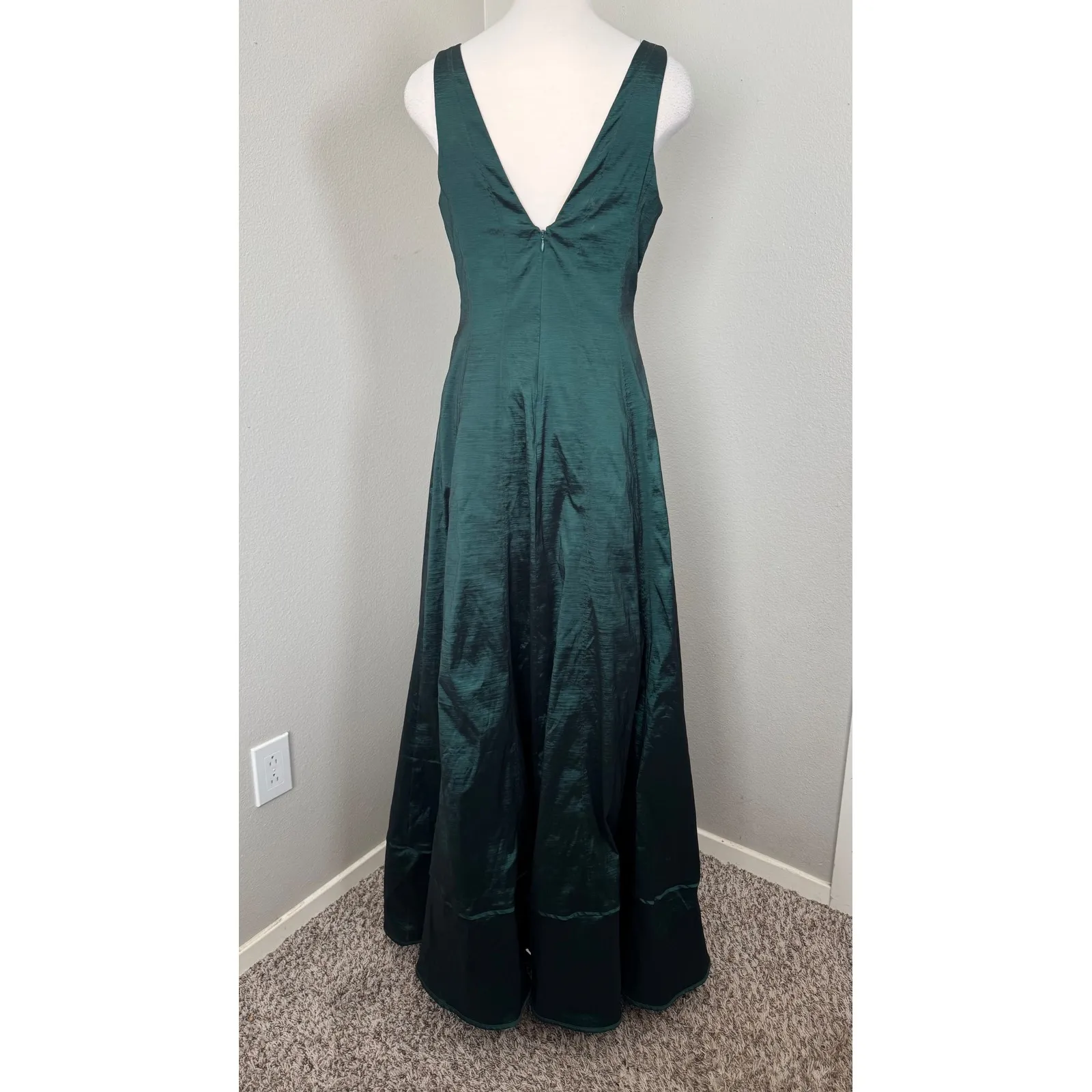 Nicole Miller New York Beaded V Neck Sleeveless Emerald‎ Green Gown Size 10 - Image 11