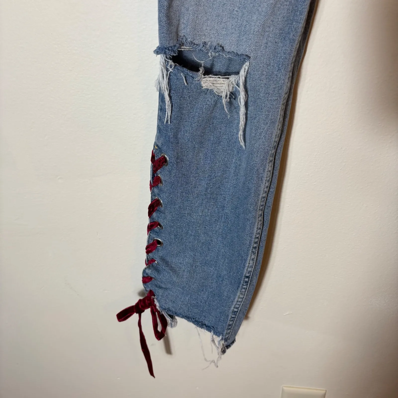 Pilcro Anthropologie‎ Distressed Denim Jeans Lace Up Ankle Detail Size 29 - Image 3