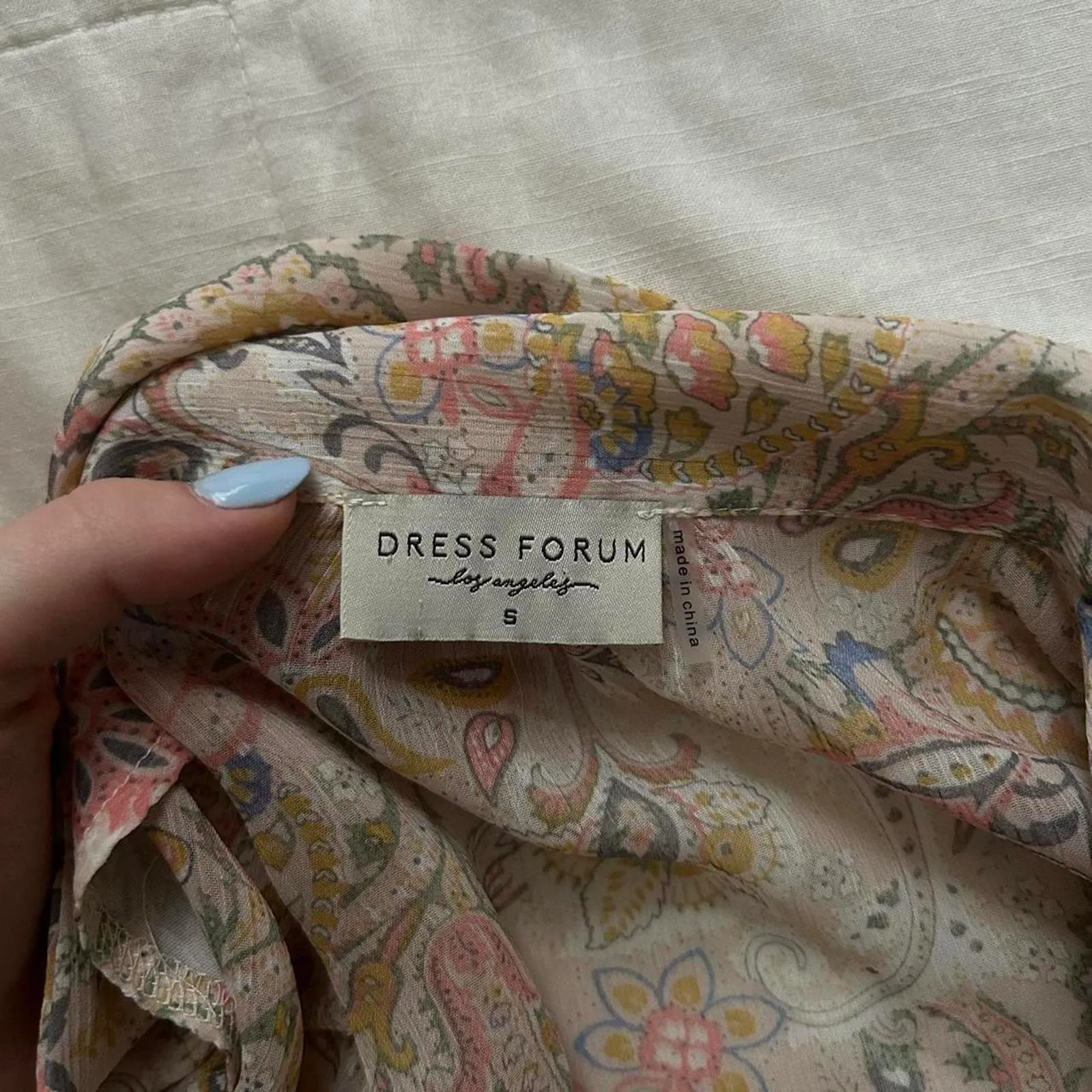 Dress Forum Pink blue sheer floral blouse with ruffles and tie front Size small - Image 2