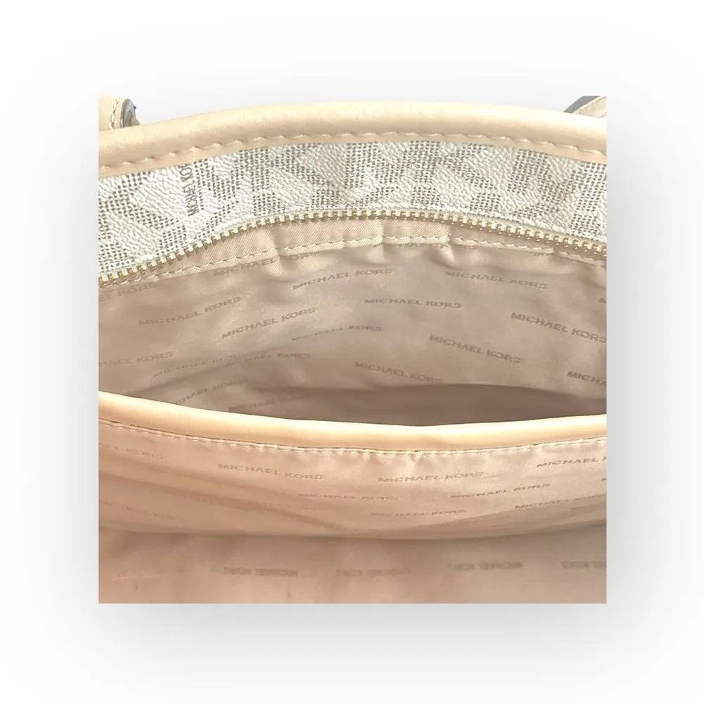 Michael Kors  Jet Set Med Logo Top Zip Tote Handbag  Vanilla Natural Leather  - Image 11