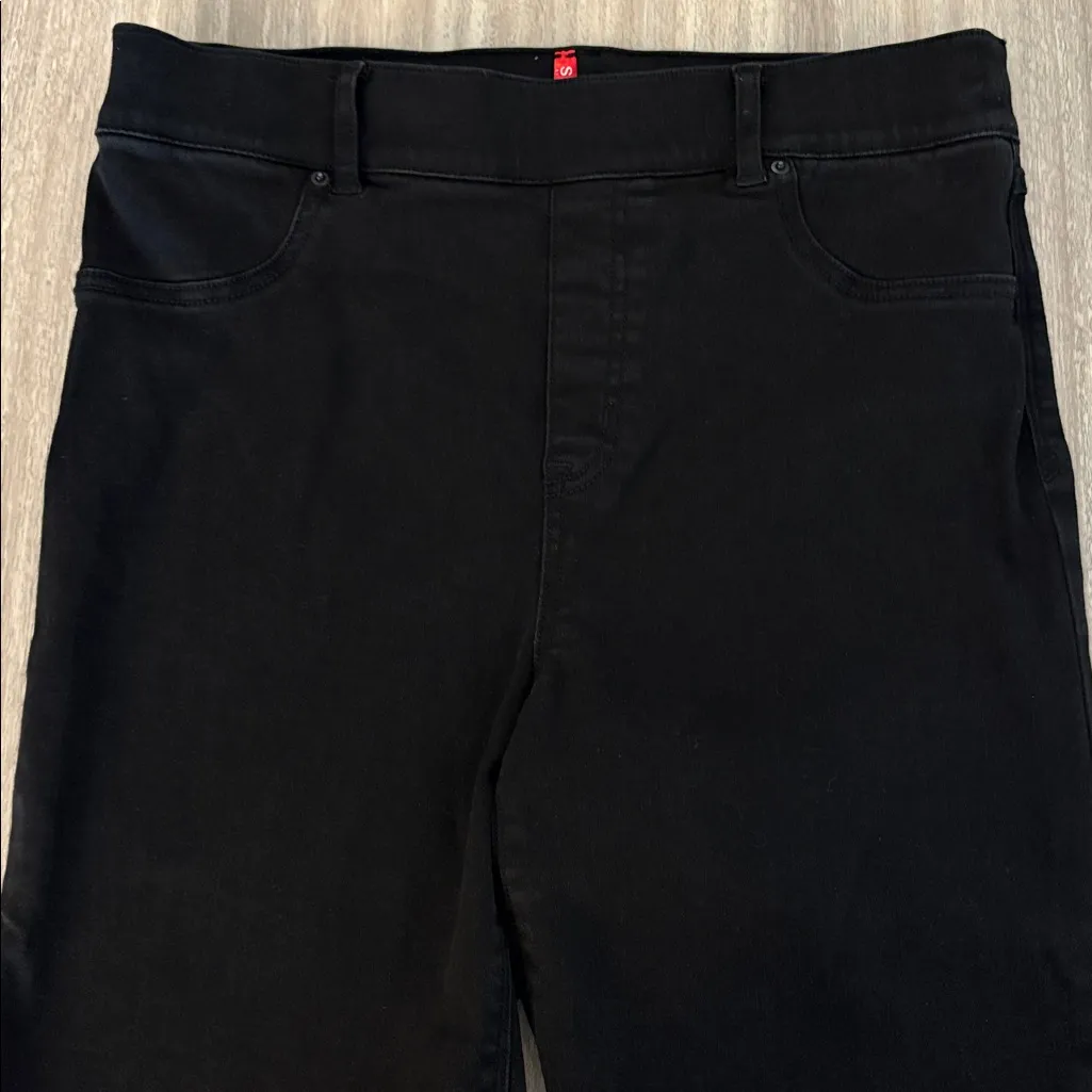 Spanx Cropped Flare Raw Hem Black Denim Jeans Size Large - Image 5