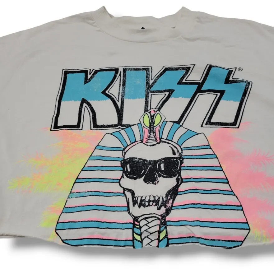 Kiss Top Size Medium By  Kiss Band Tee Hot In The Shade Tour Graphic Tee Women's - Image 3