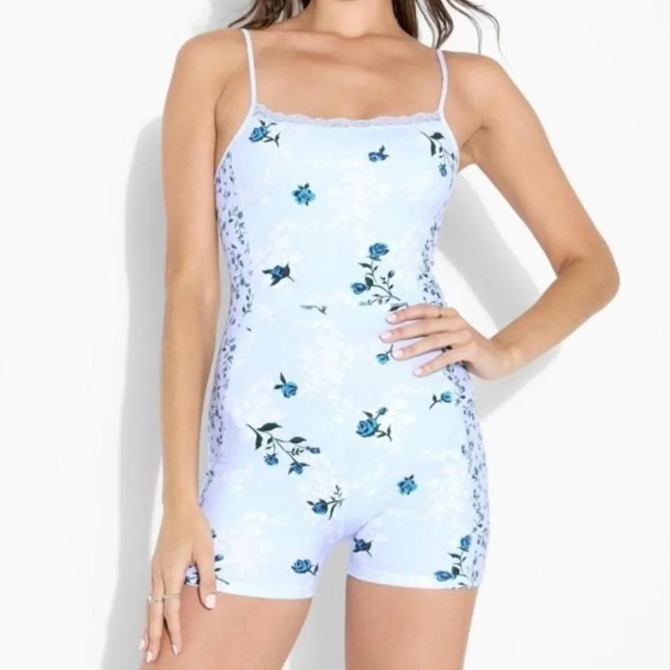 Wild Fable Women Floral Lace Trim Cami Romper Light Blue Roses Size M - Image 4