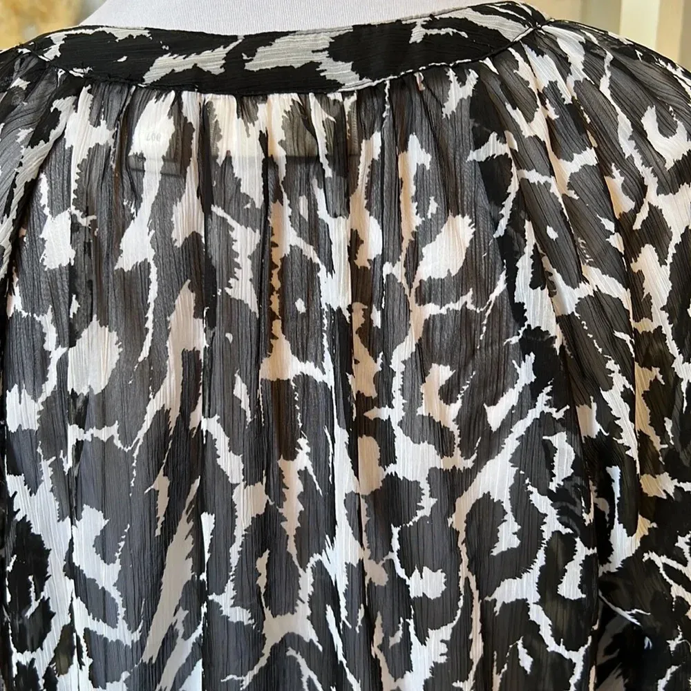 Chico’s Sheer Animal Print Tunic Top Size Medium - Image 6