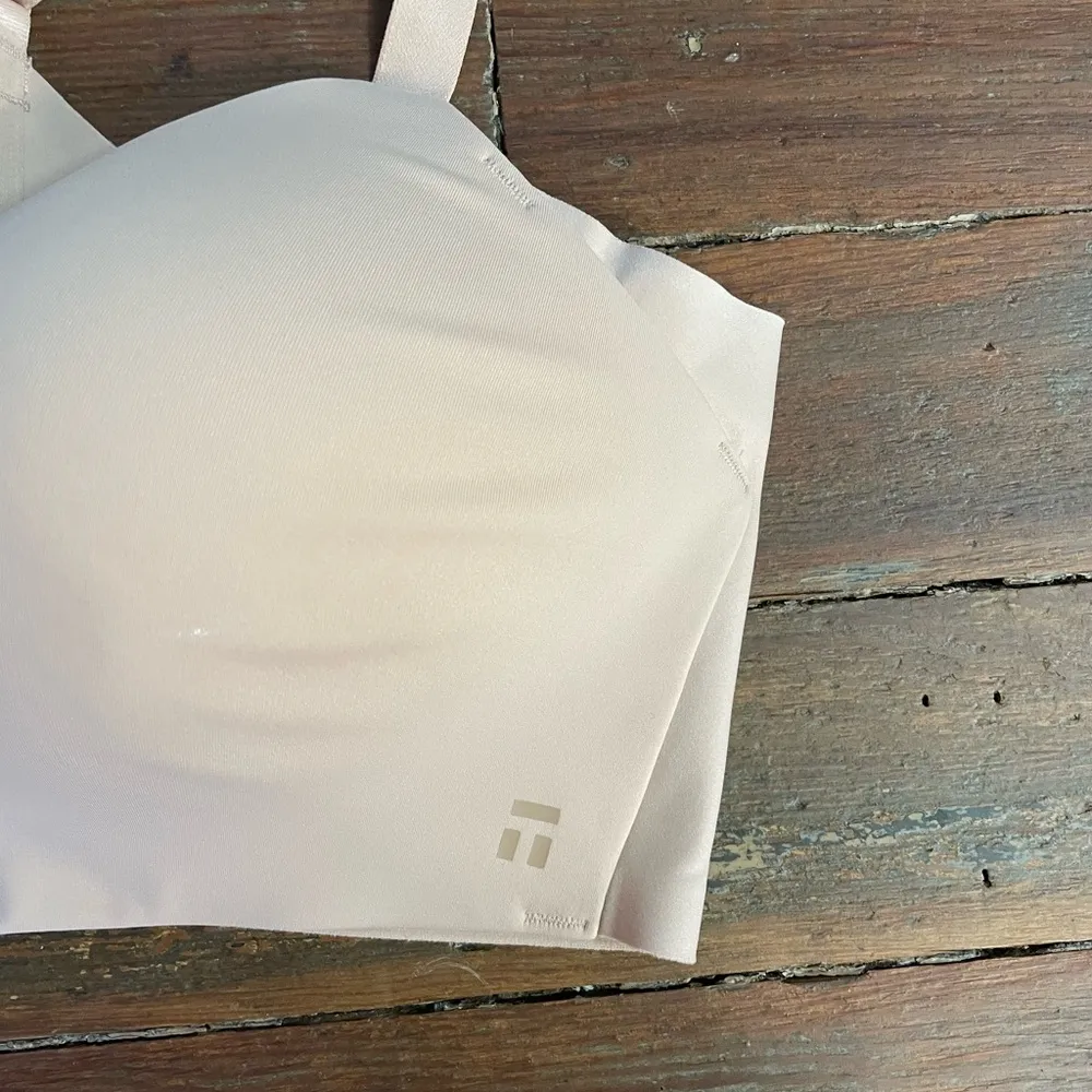 Tommy John Comfort Smoothing Lightly Lined Wireless Bra - Image 8