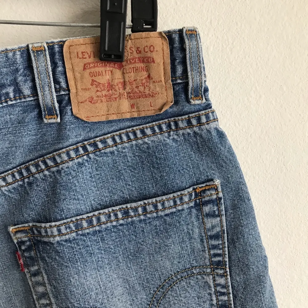 Levi’s 569 Raw Hem Denim Cut Off Shorts - Image 6