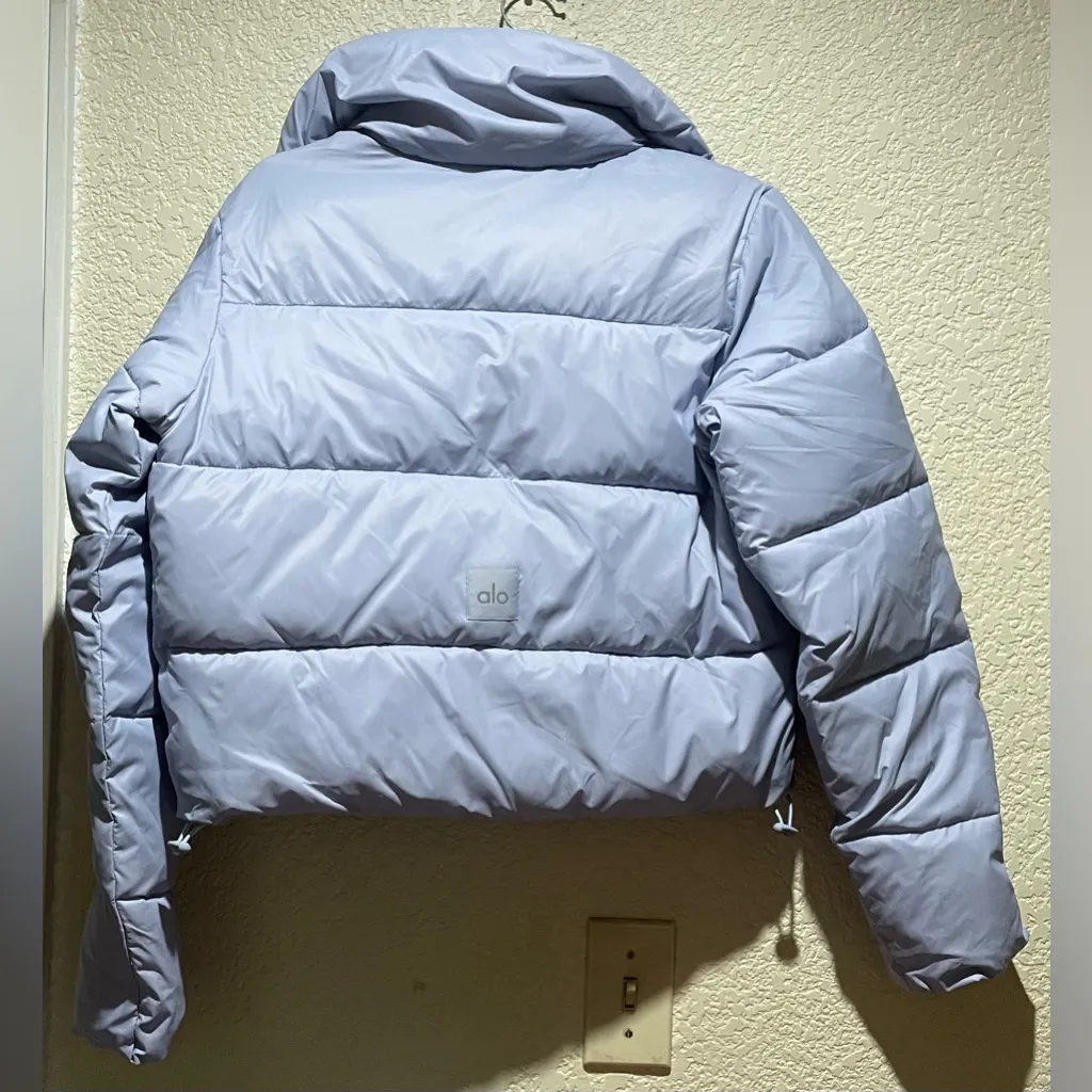ALO Yoga NWT Gold Rush Puffer Jacket  Winter Frost Size XS - Image 6