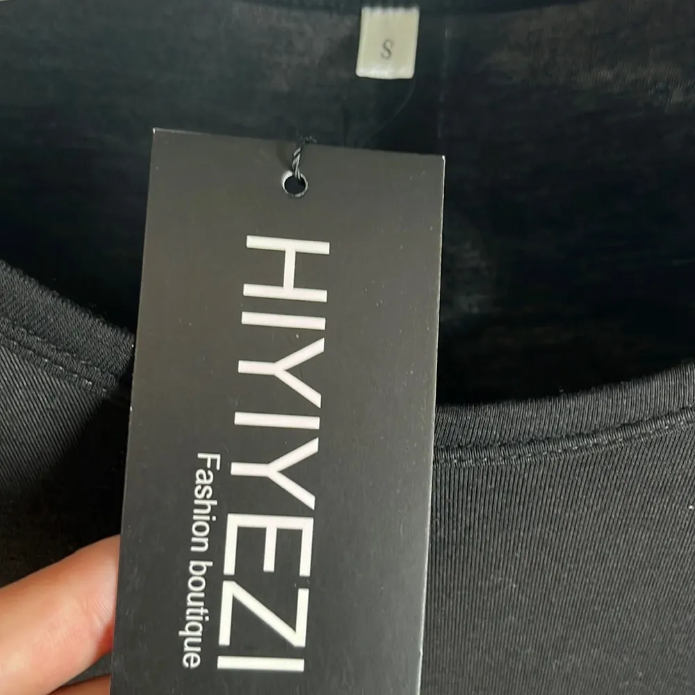 Hiyiyezi fashion boutique black maxi dress - Image 3