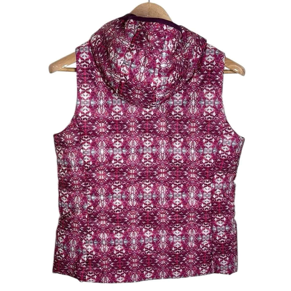 Title nine Hooded Quilted Puffer Vest Maroon Pink Ikat Pattern size M - Image 2