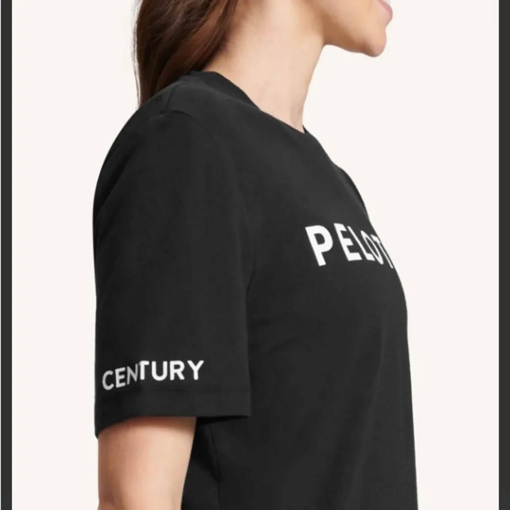 Reach 100 Classic Short Sleeve Tee Woman’s Sz. M Black Work~Out Run - Image 3