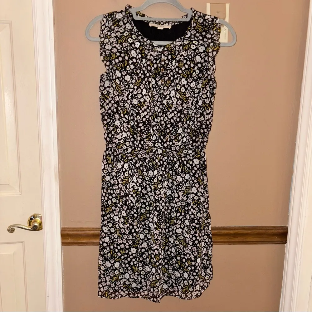 Ann Taylor LOFT Floral Ruffle Henley‎ Dress black size XS - Image 2