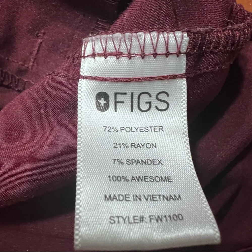 Figs Casma 3 pocket v neck scrub top small burgundy - Image 3