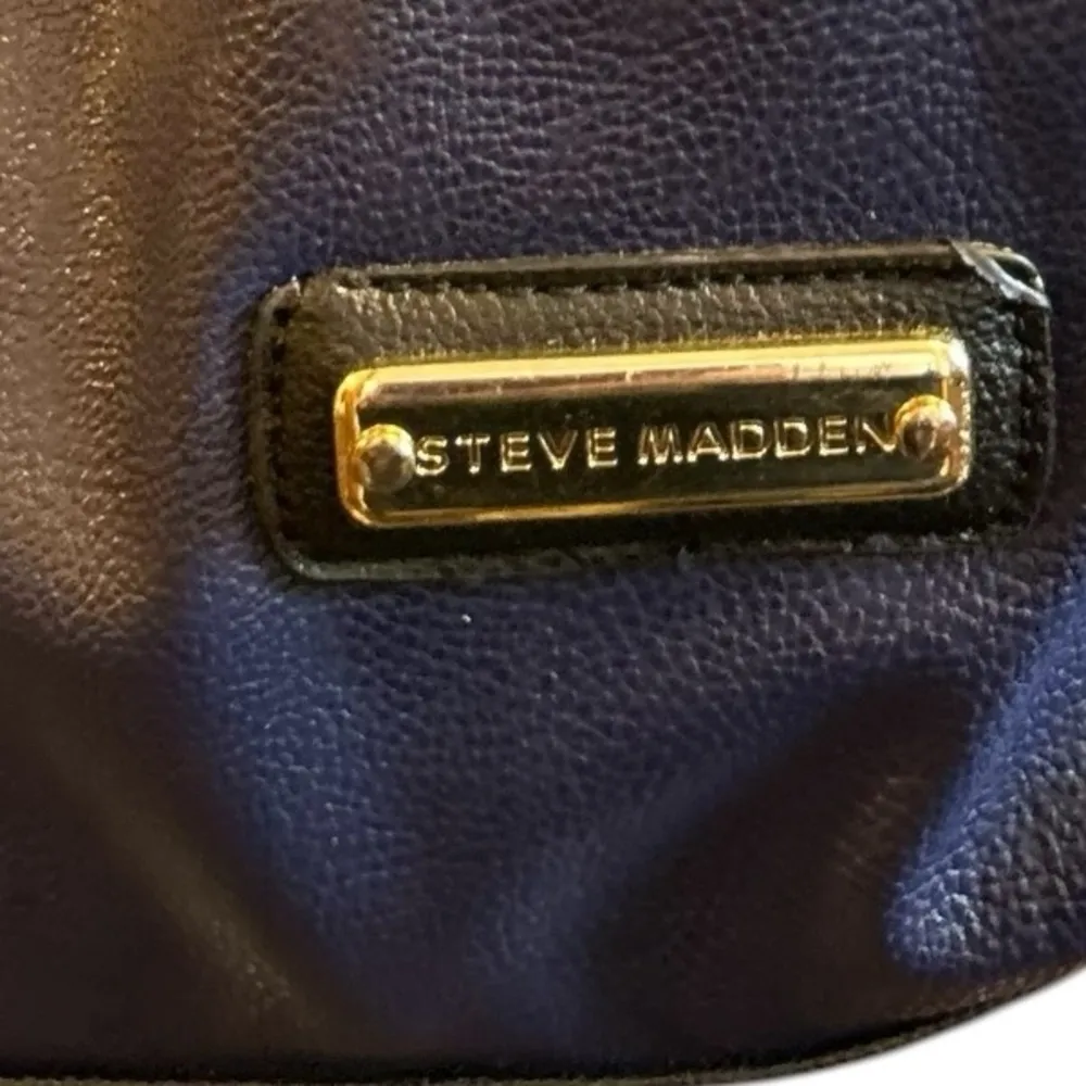 Steve Madden Women's blue Leather Shoulder Bag Gold Hardware‎ - Image 8