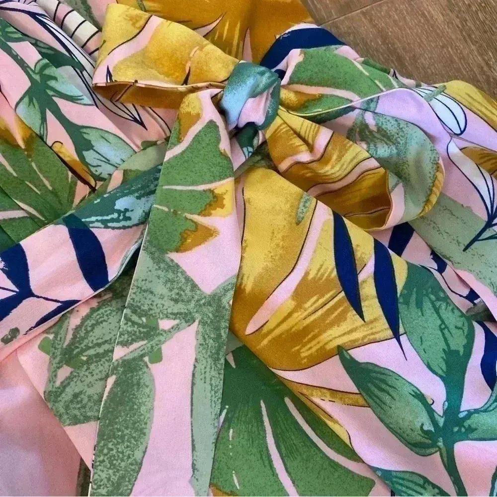 HYFYVE Wide Leg‎ Tropical Print Floral Jumpsuit Size Medium Party Cruise Resort - Image 2