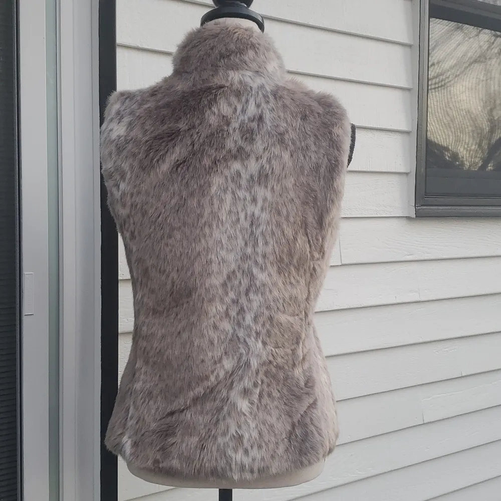 Banana Republic Animal Print Faux Fur Vest - Image 5
