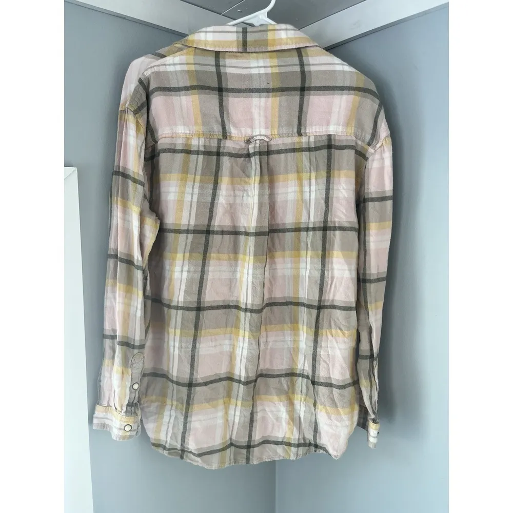 American Eagle Top Womens Small Pink Tan Plaid Flannel Pearl Snap Long Sleeve - Image 2