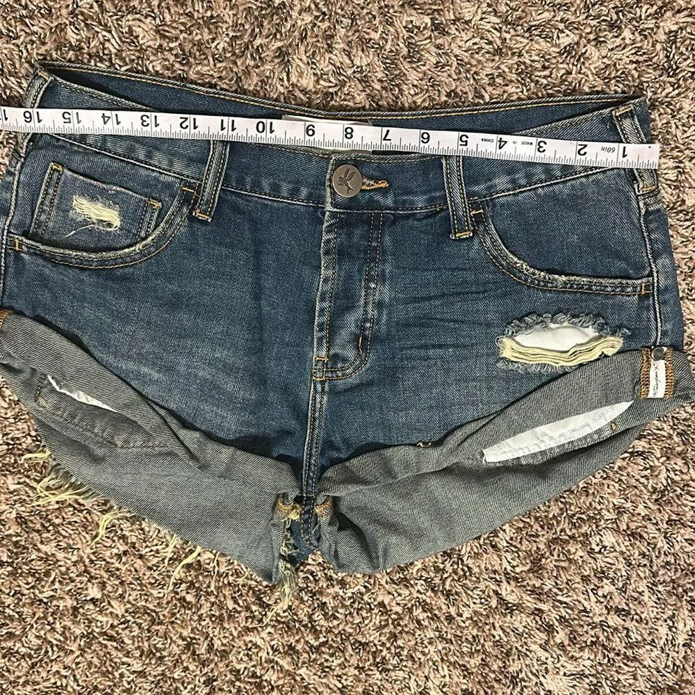 OneTeaspoon Bandits Jean Denim Shorts 27 - Image 4