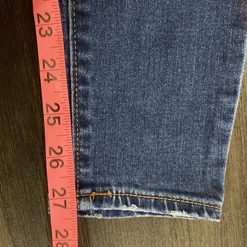 Old Navy rockstar Mid rise distressed size 2P - Image 10