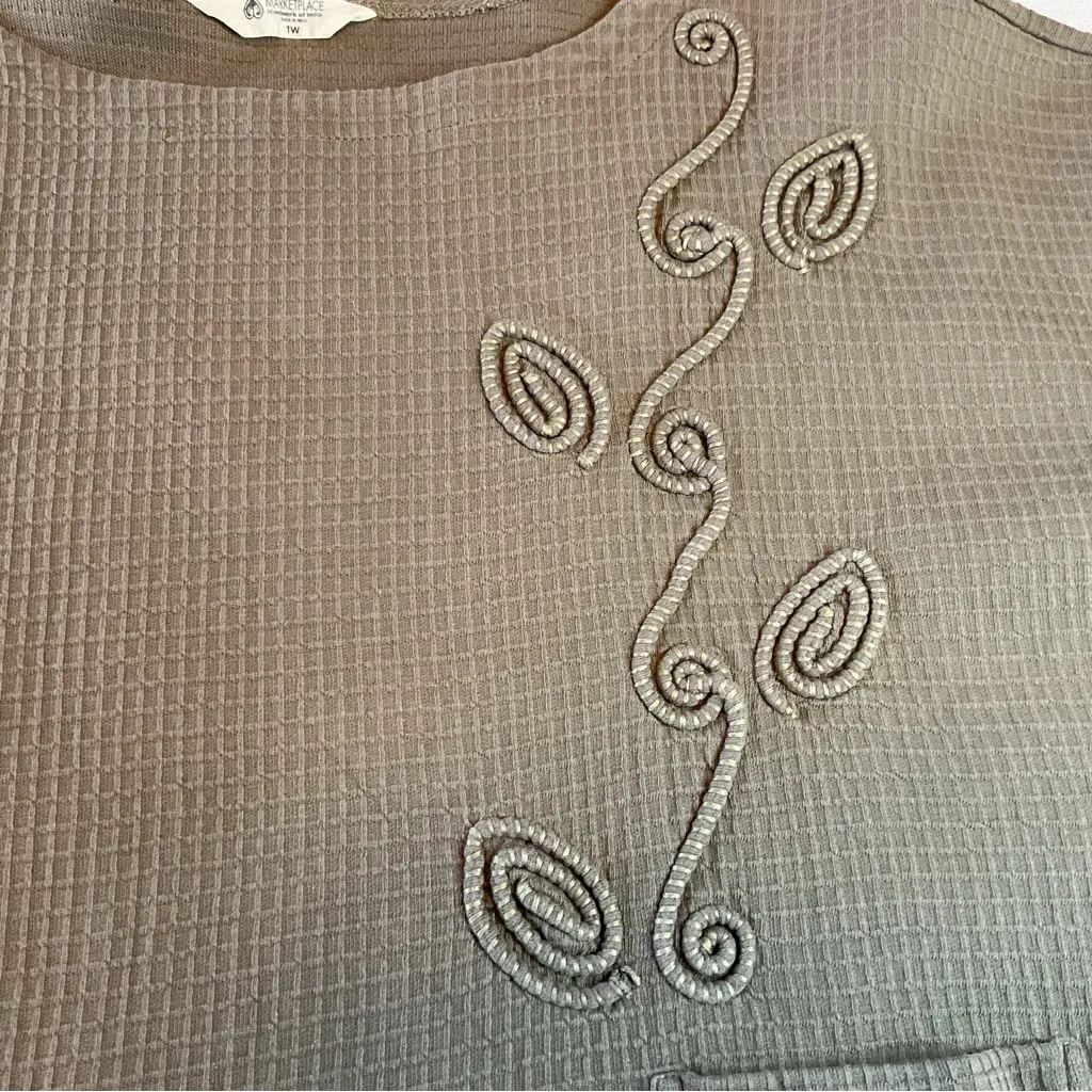 Marketplace Handwork of India Sz 1W Taupe Waffle Knit Top W/ Leaf Embroidery Tan - Image 9