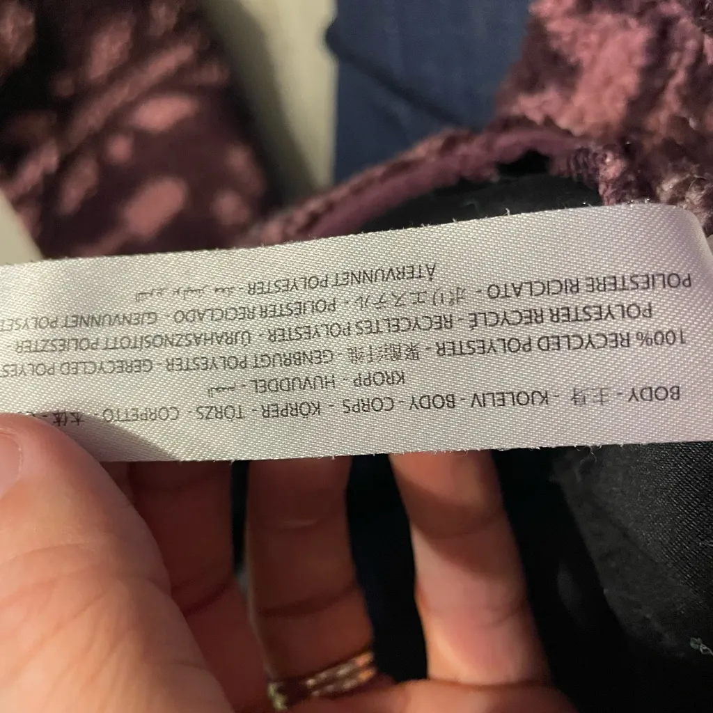 Ariat REAL Women's Berber Hooded pullover mulberry Aztec small - Image 8