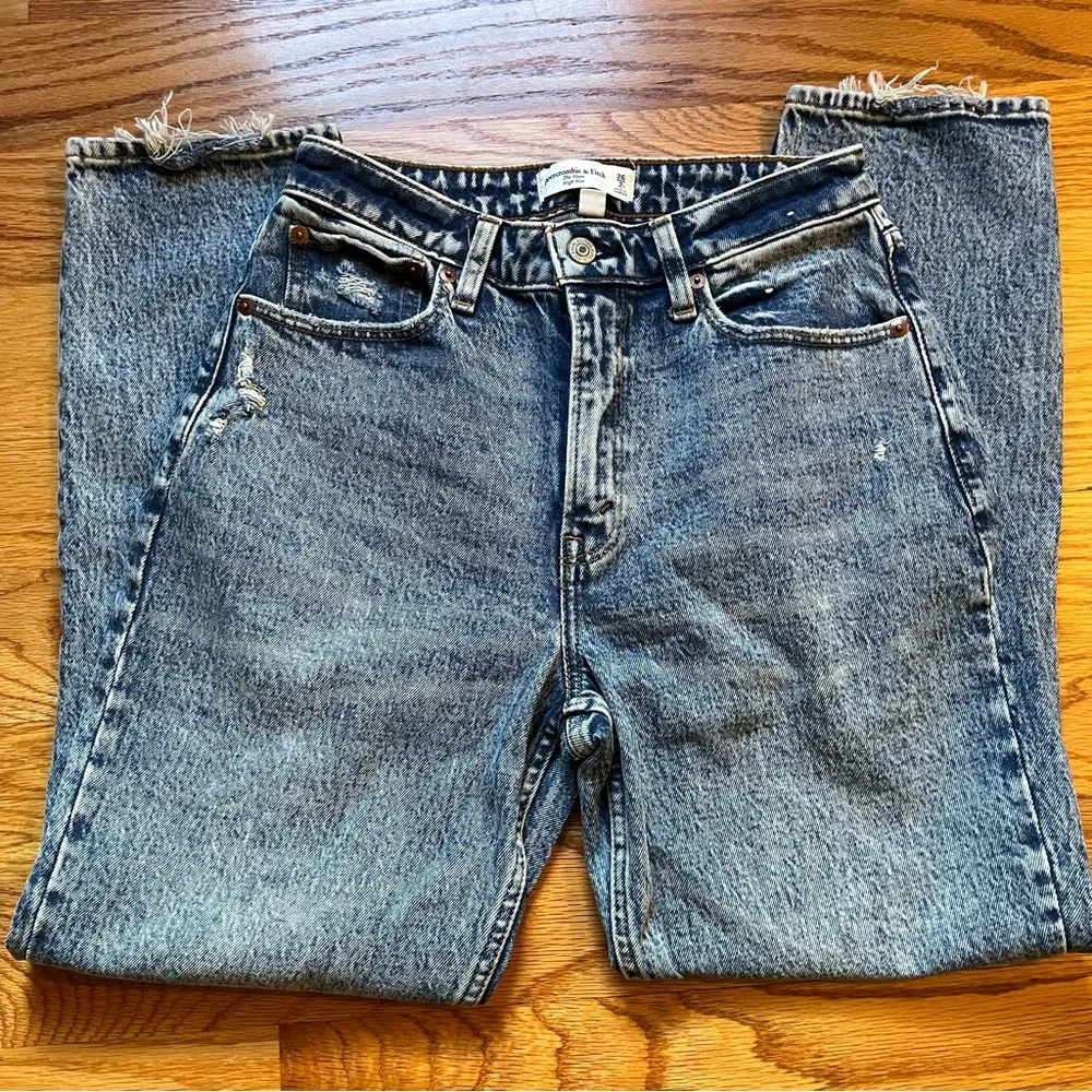 Abercrombie & fitch the mom high rise Jean size 26 / 2 - Image 2