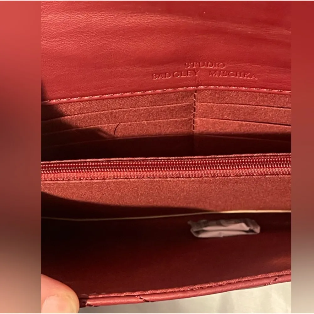 Badgley Mischka V Quilting Center Quilted Vegan Leather w/ Gold Chain Crossbody - Image 7