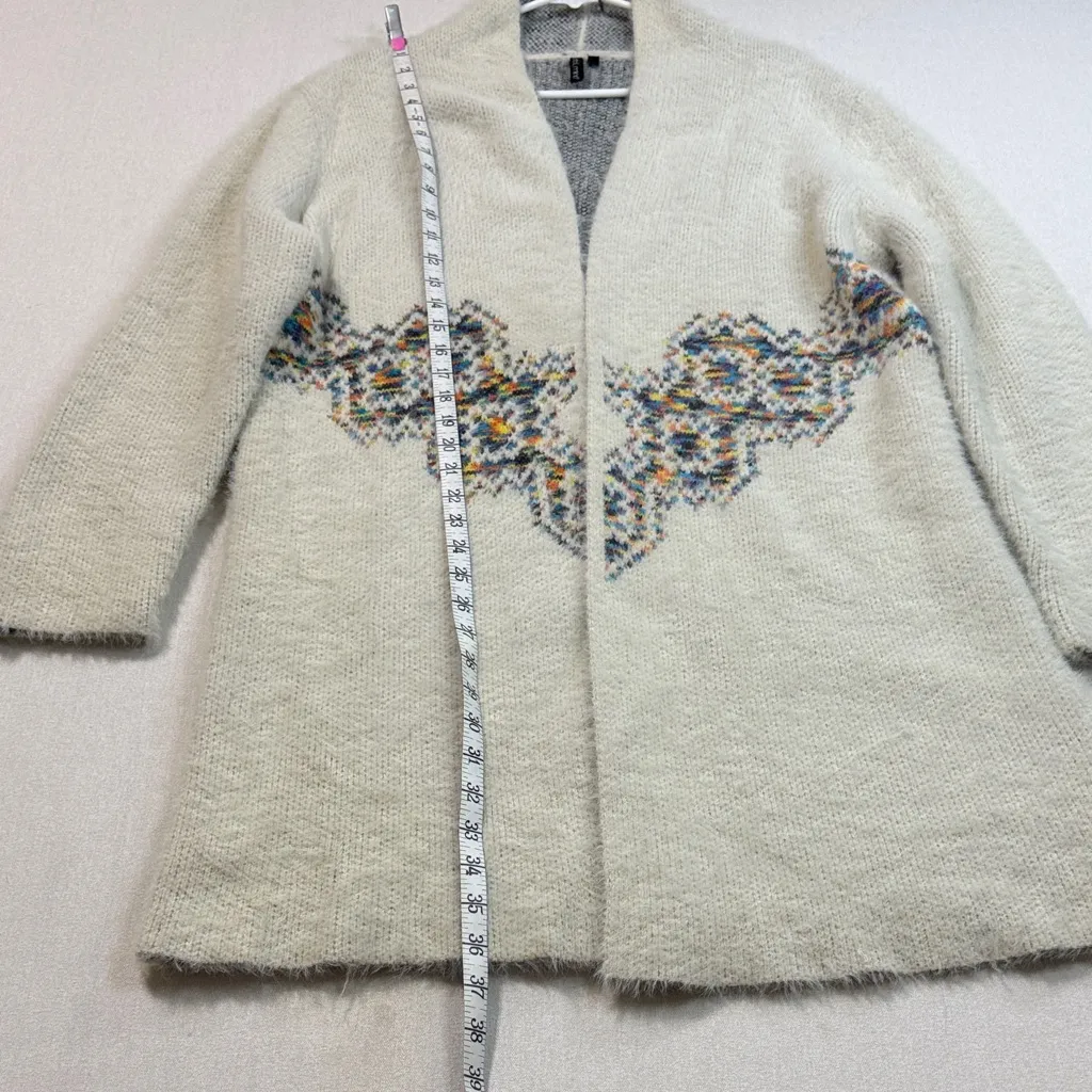 Chic Cream Patterned Women's Cardigan Size M - Image 5