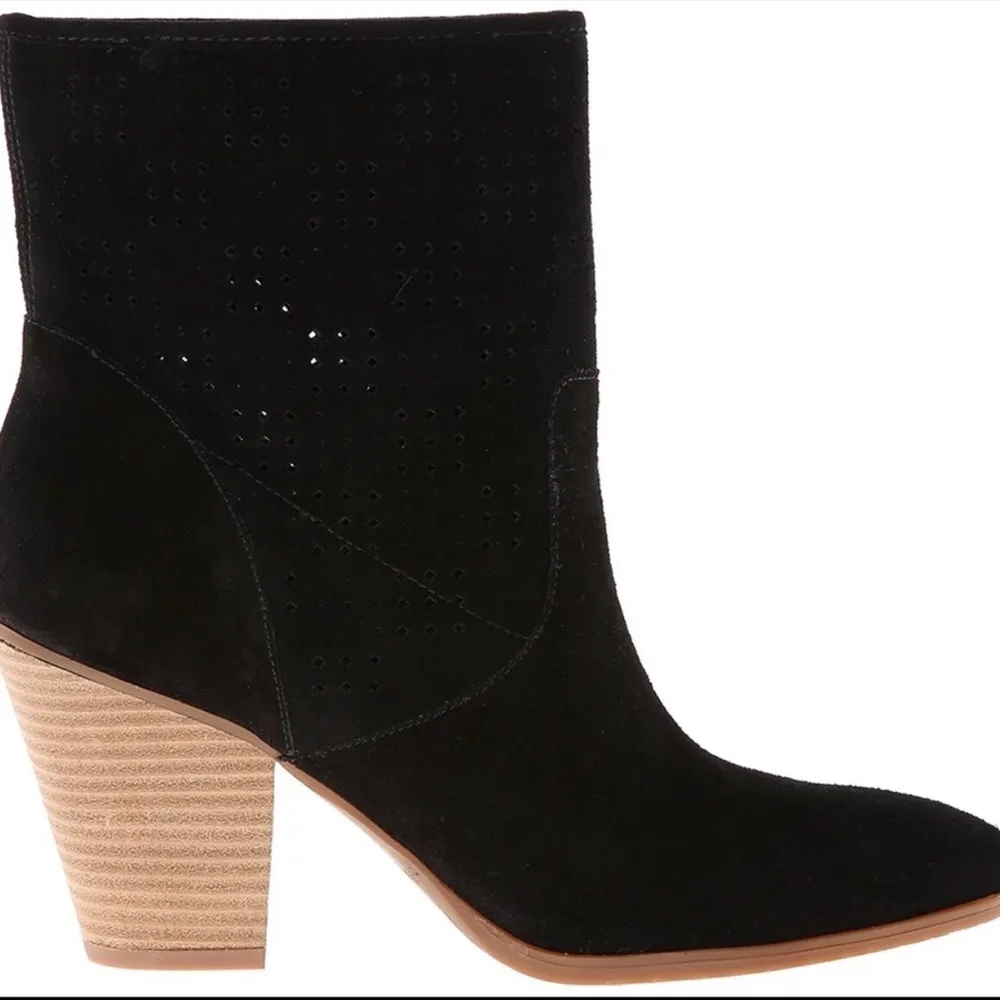 Enzo Angiolini Gettup Laser Cut Black Leather Suede Ankle Heel Boots 7 - Image 1