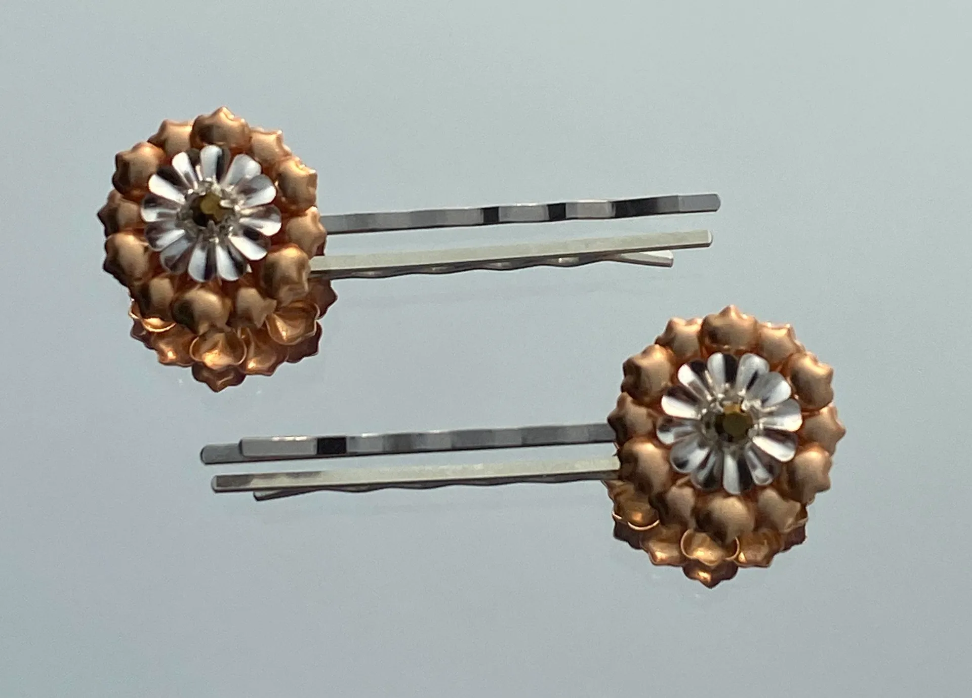 Stunning 3D Two-Tone 🌸 Flower Hair Clip  - Image 3