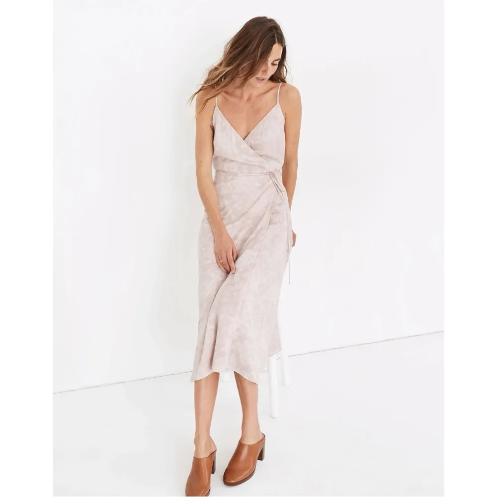 Madewell Crepe Cami Wrap Midi Dress in Pindot Blooms Size Large Ethereal Dainty - Image 4