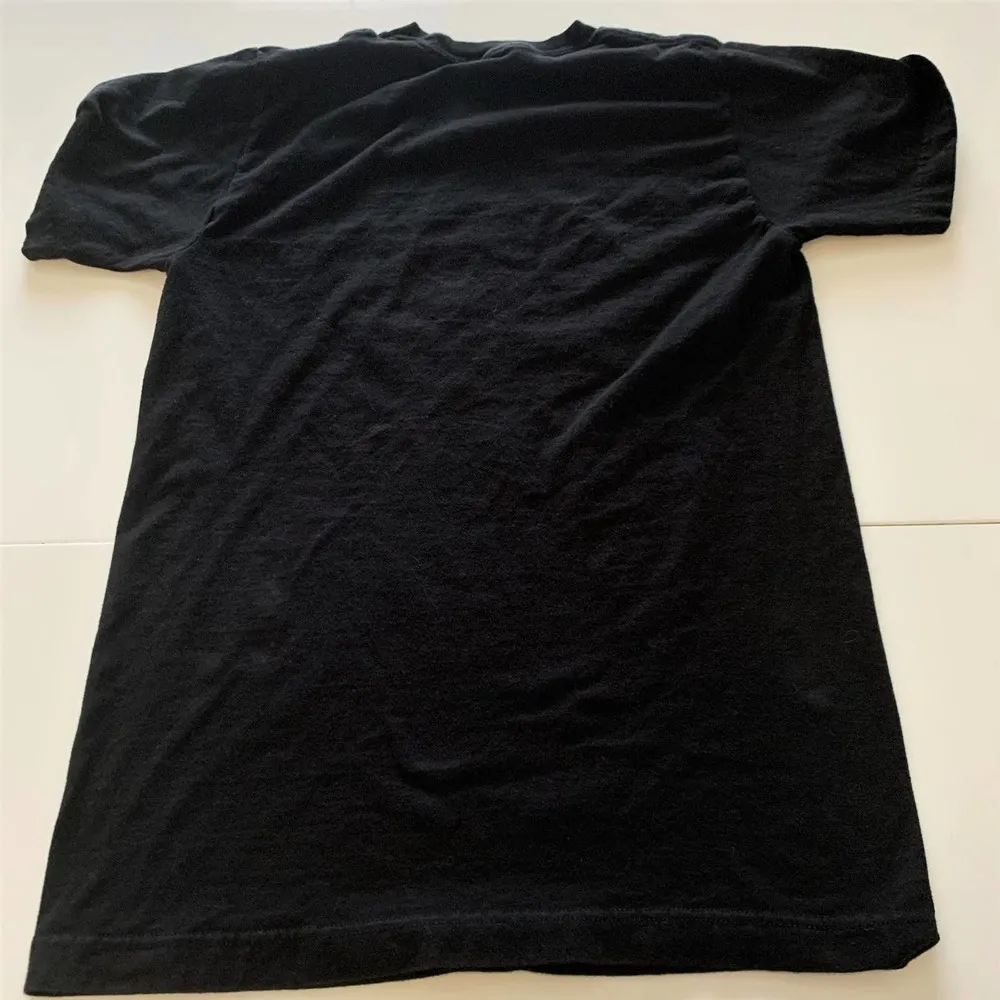 Mandalorian Sitting in Chair Feeding Grogu This is the Way - Shirt - Image 3