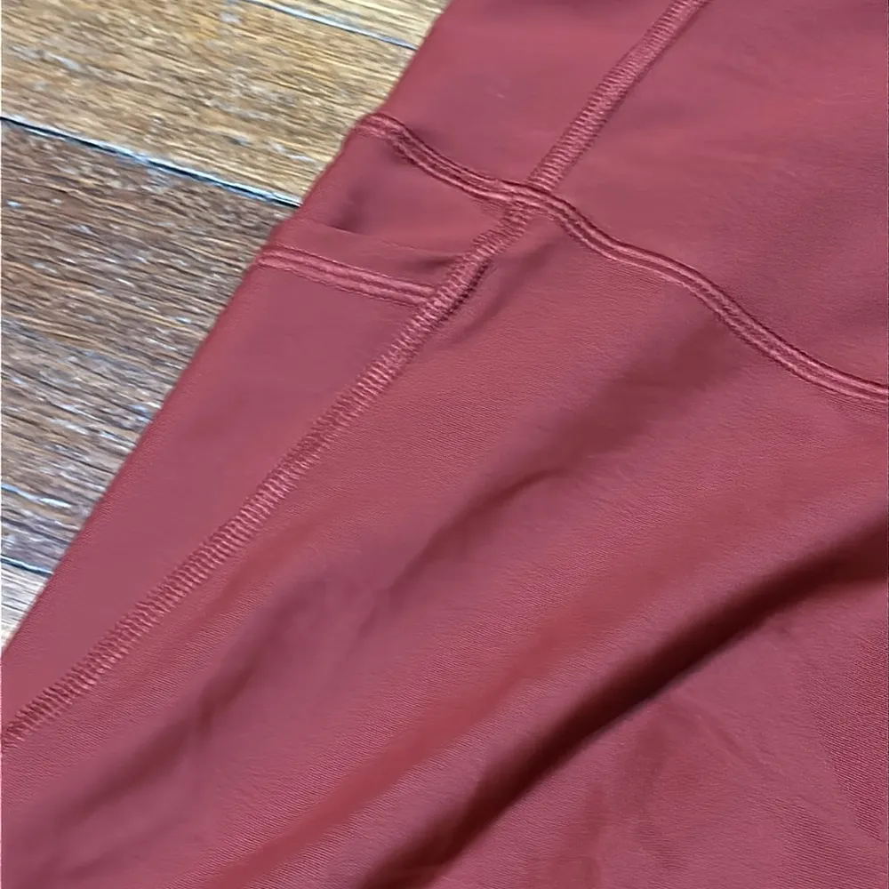 Old Navy Active Elevate Leggings, Cropped, Sz M - Image 3