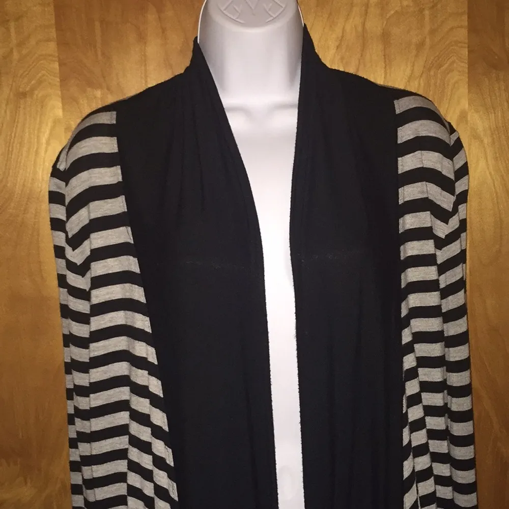 Black & Gray Striped Hourglass Lilly Waterfall Top Size Medium - Image 3