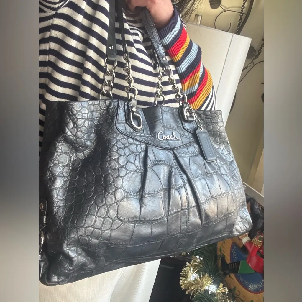 AUTHENTIC Coach 1941  Croc-Embossed Leather zip Tote - Image 7