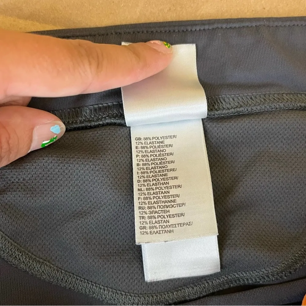 The North Face Grey Crop Leggings - Image 8