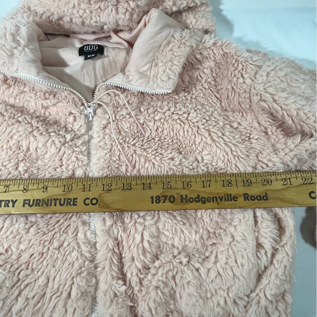 BDG URBAN OUTFITTERS TEDDY FAUX FUR CROP HOODIE JACKET M PINK‎ PREOWNED - Image 11