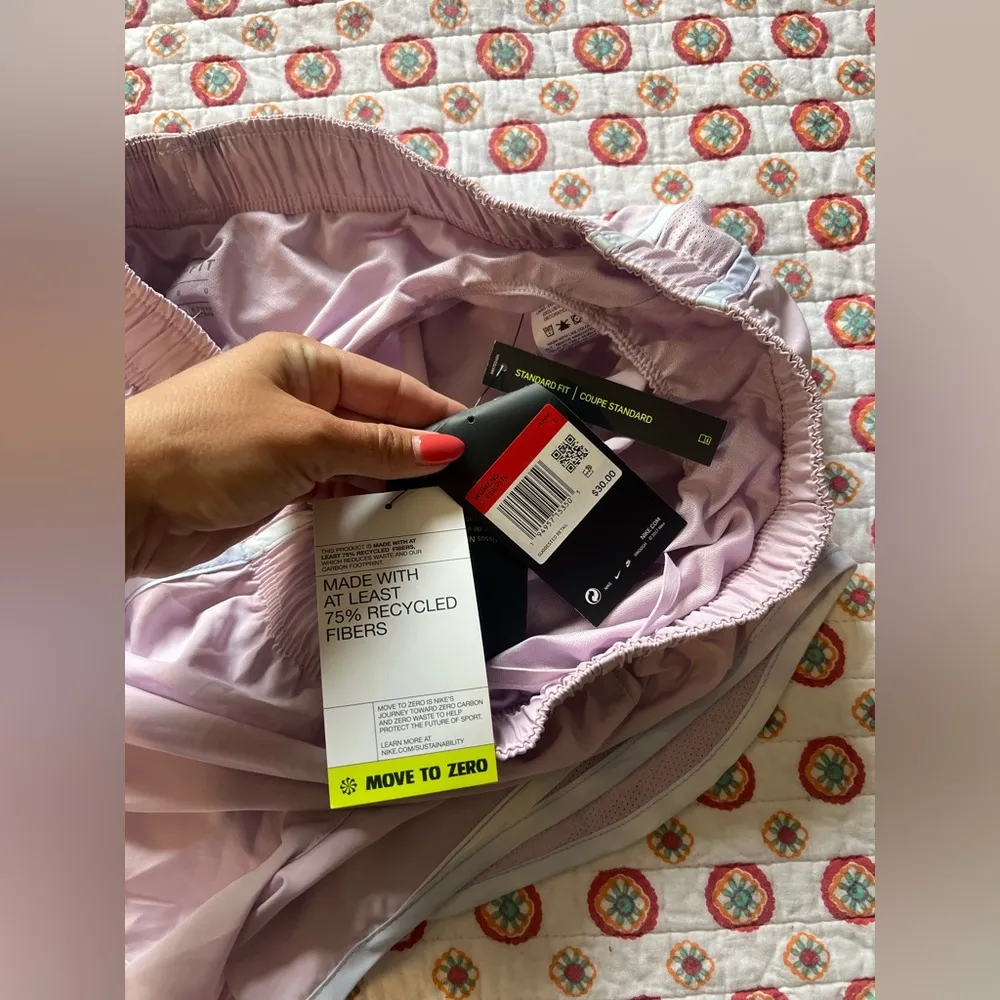 Nike NWT  Pastel Lilac DriFit Running Shorts Size Large - Image 3