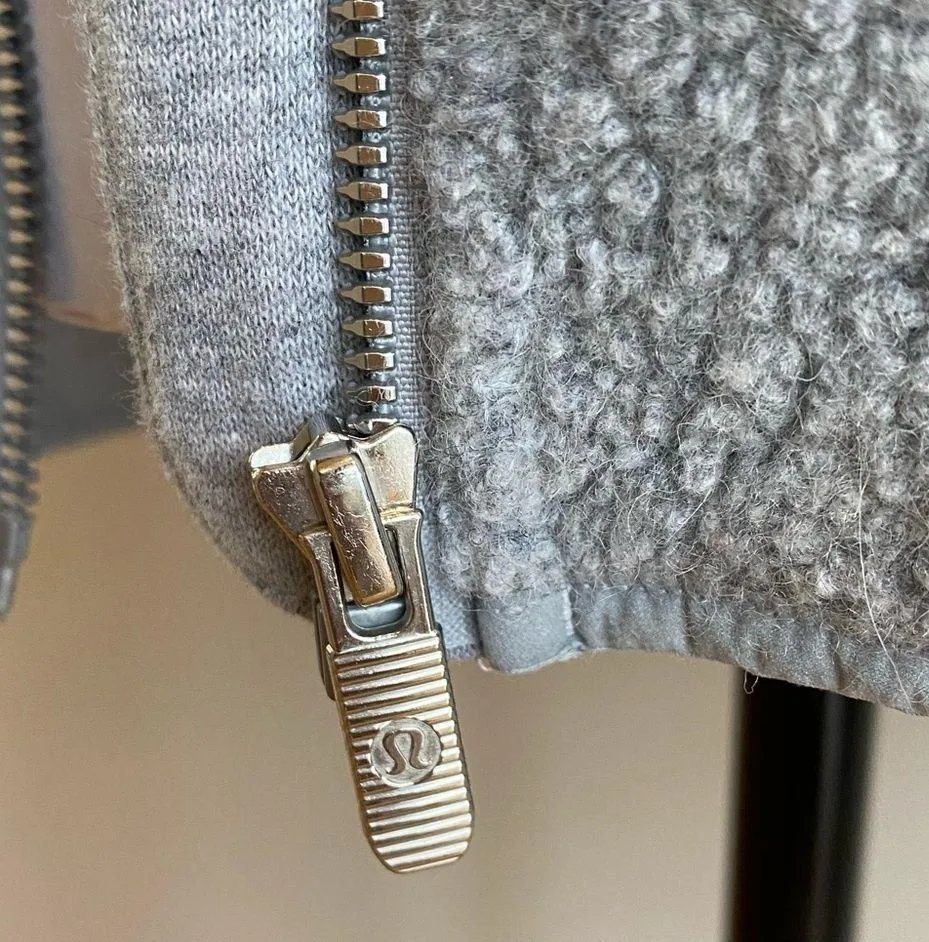 stand out sherpa jacket size 6 worn once - Image 7