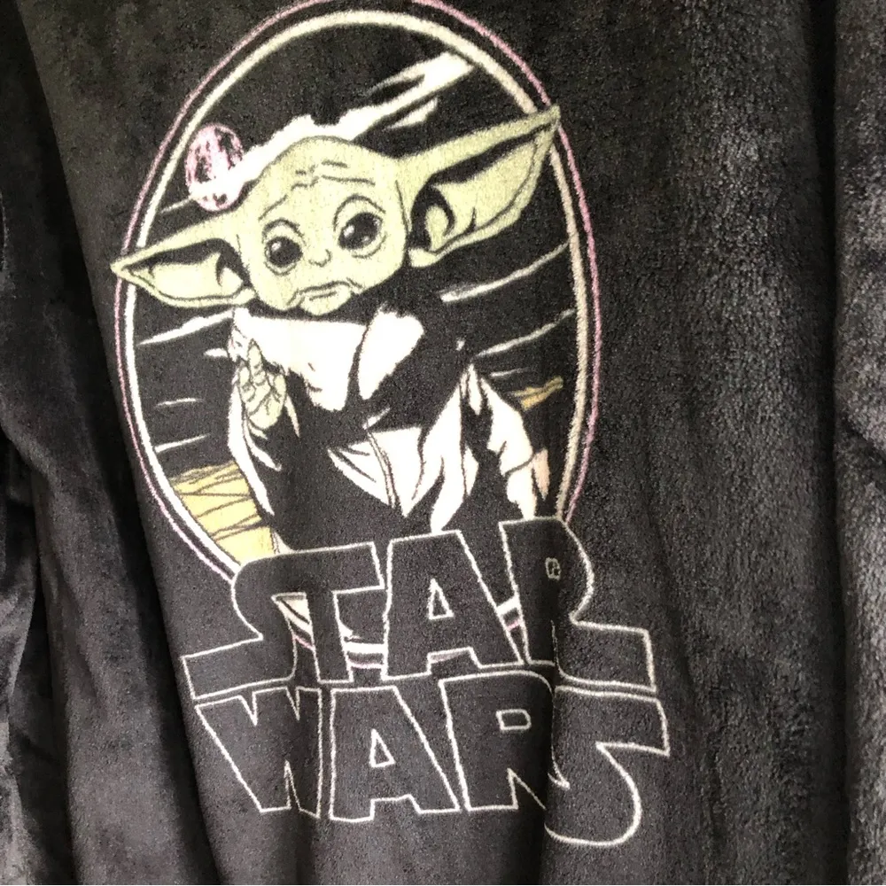 Stars Wars Mandalorian Fleece Sweatshirt Size Small - Image 7