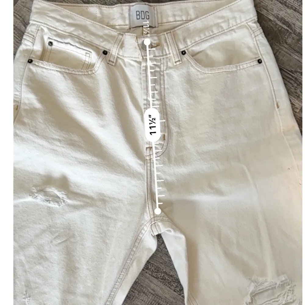 BDG Urban Outfitters Cowboy Distressed Jeans Raw Hem Cream Denim Womens  Size 30 - Image 10