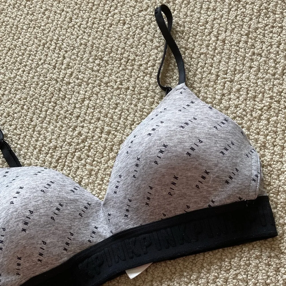 Victoria’s Secret T-Shirt Lightly Lined Wireless Bra Signature Black Grey EUC - Image 2