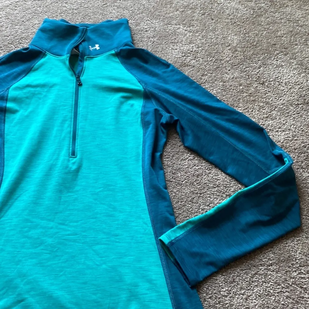 Under Armour Quarter Zip SIZE S - Image 3