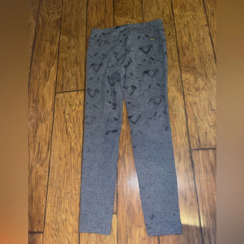 Guess pull on gray lace skinny pants slacks woman’s size medium - Image 3