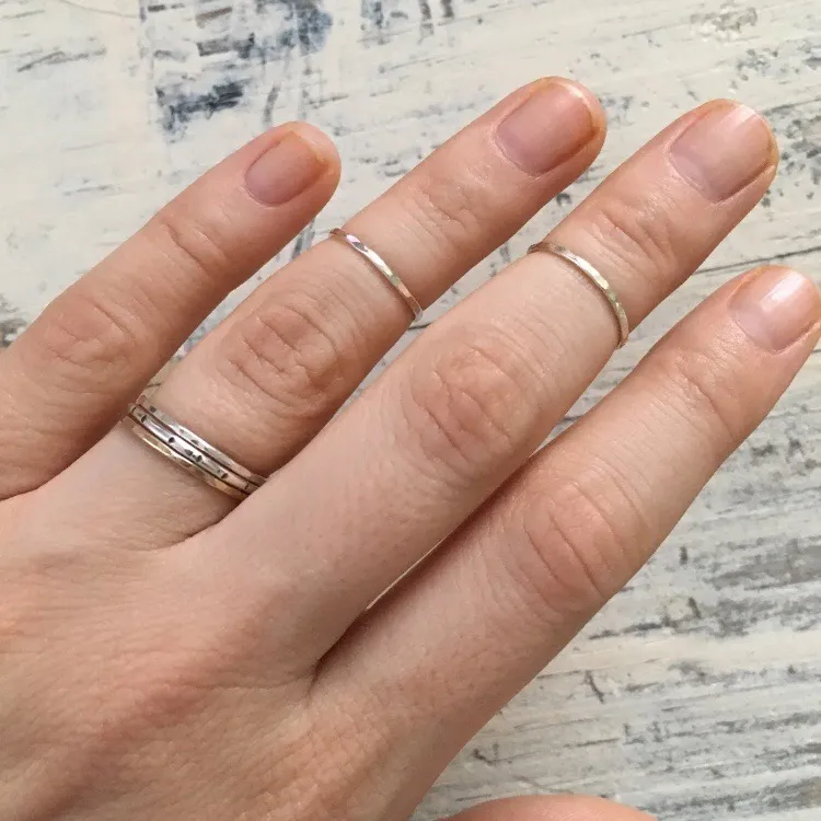 Handmade set of 2 sterling silver midi rings - Image 4