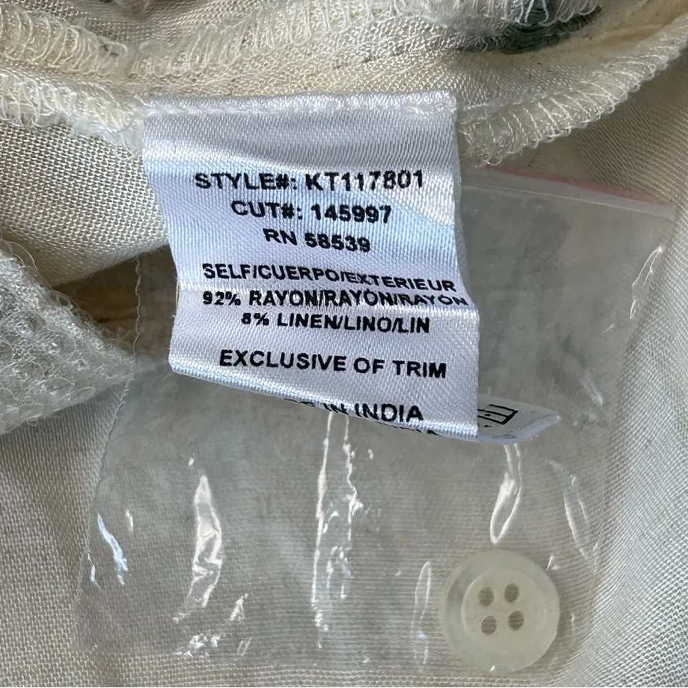 Kut from the Kloth Off White Star Button Down Top Small NWT - Image 3