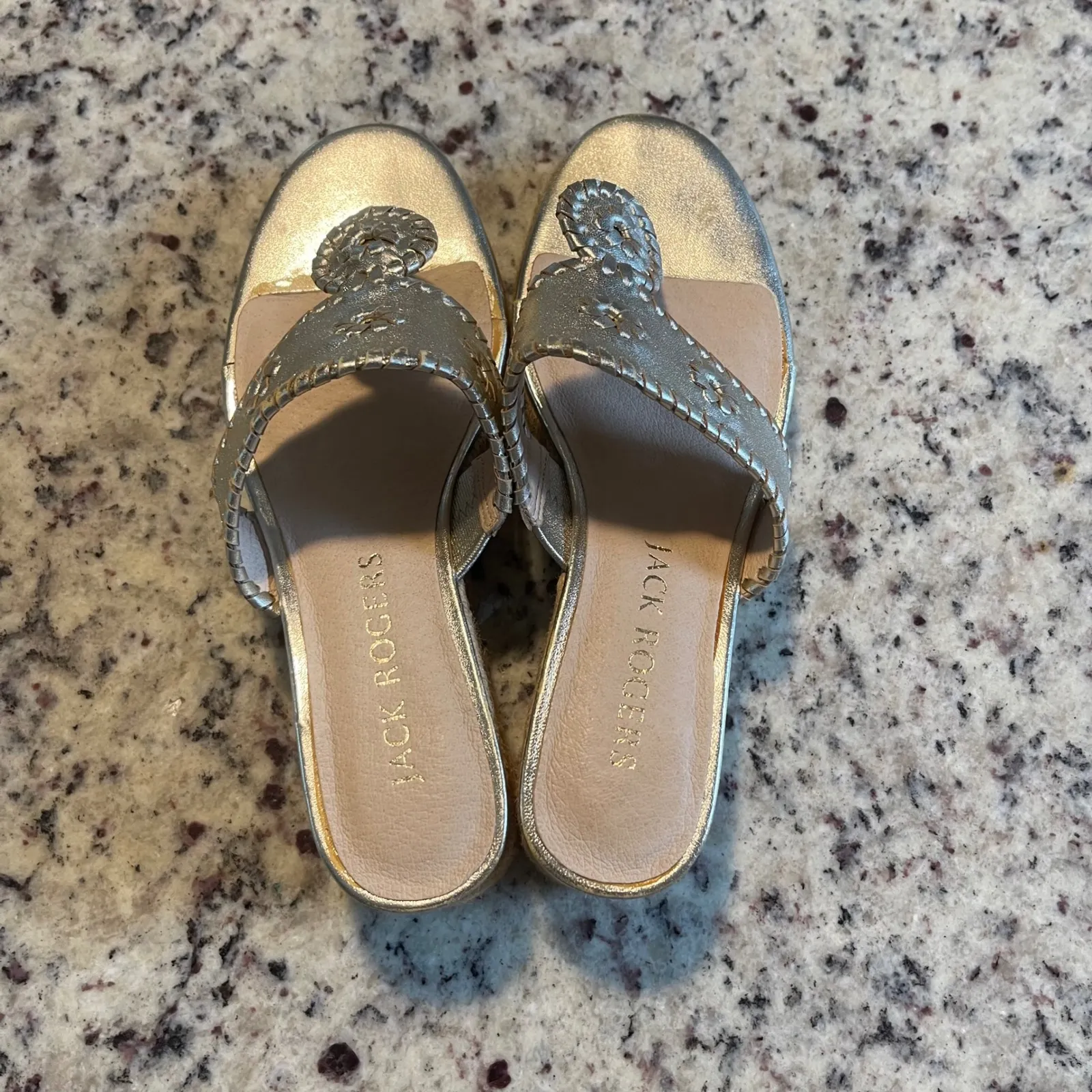 Jack Rogers Women's Gold‎ Leather Wedge Sandals Size 7.5M Thong Espadrille - Image 4