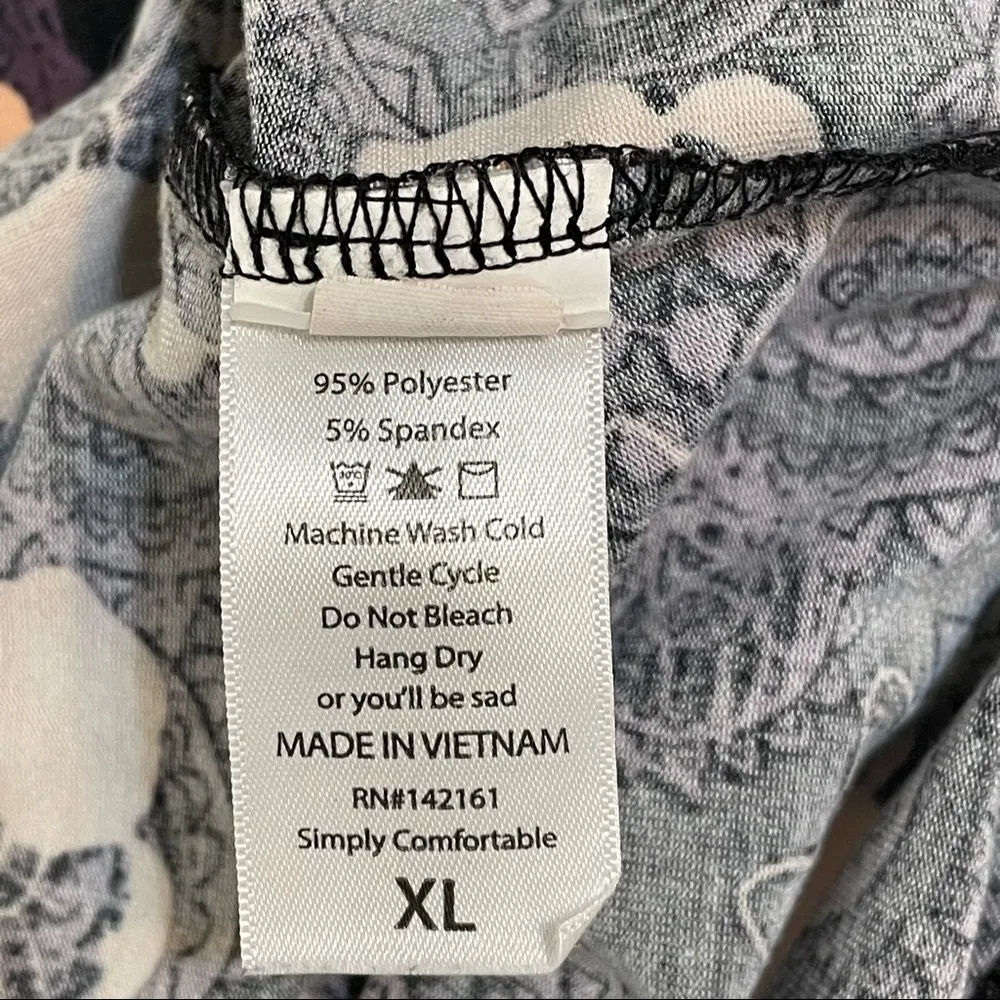 LuLaRoe and Disney Minnie Mouse Irma Tunic - Image 10