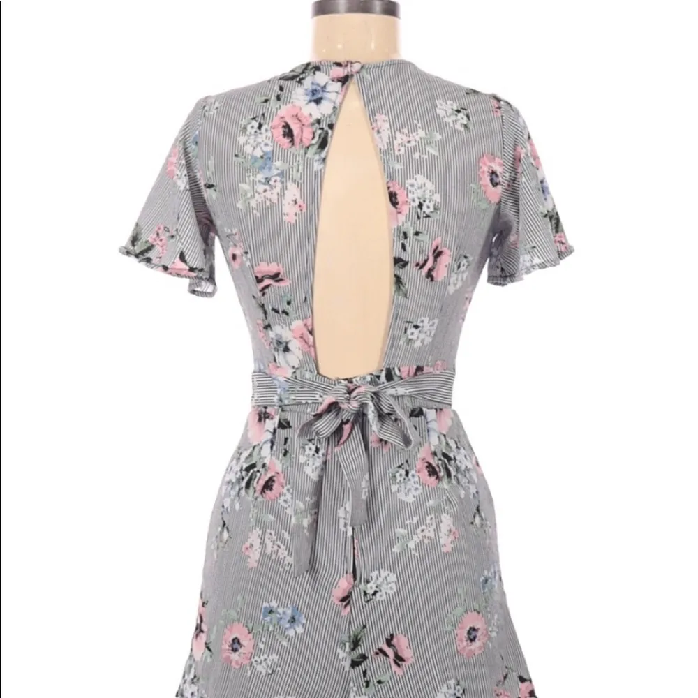 Crystal Doll juniors size 7 flirty striped romper - Image 4