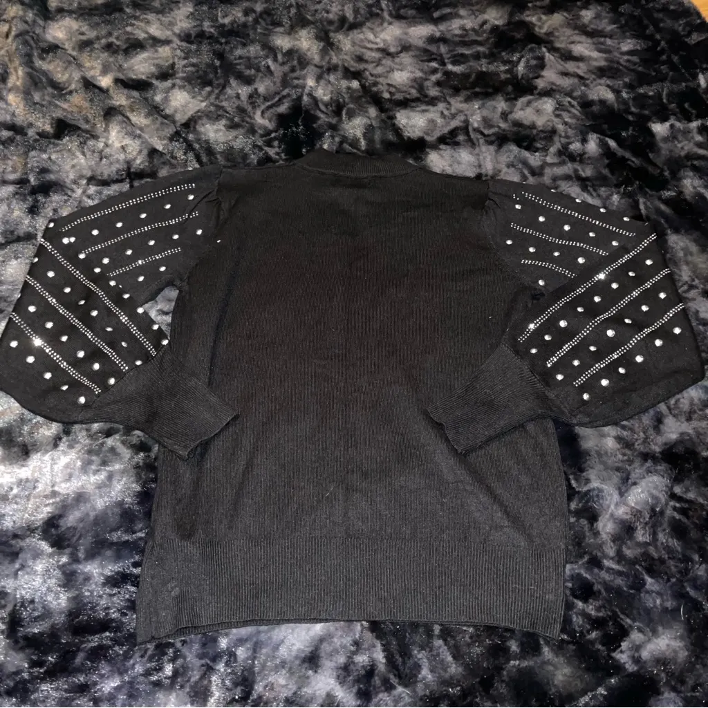 Carmen Marc Valvo Sweater - Image 9